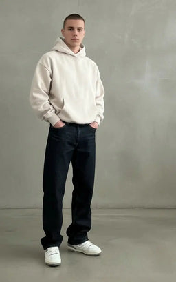 The Gradual Hoodie Beige - Model, Betonkulisse (2)