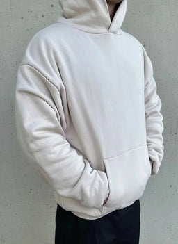 The Gradual Hoodie Beige - Model, Betonkulisse (3)